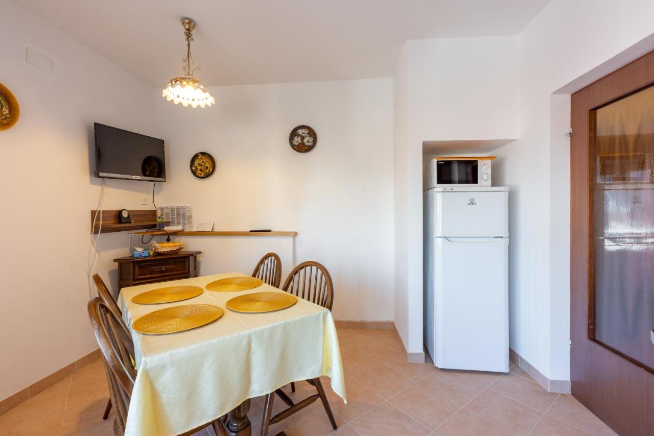 Apartments Villa Mavero Banjole Eksteriør bilde