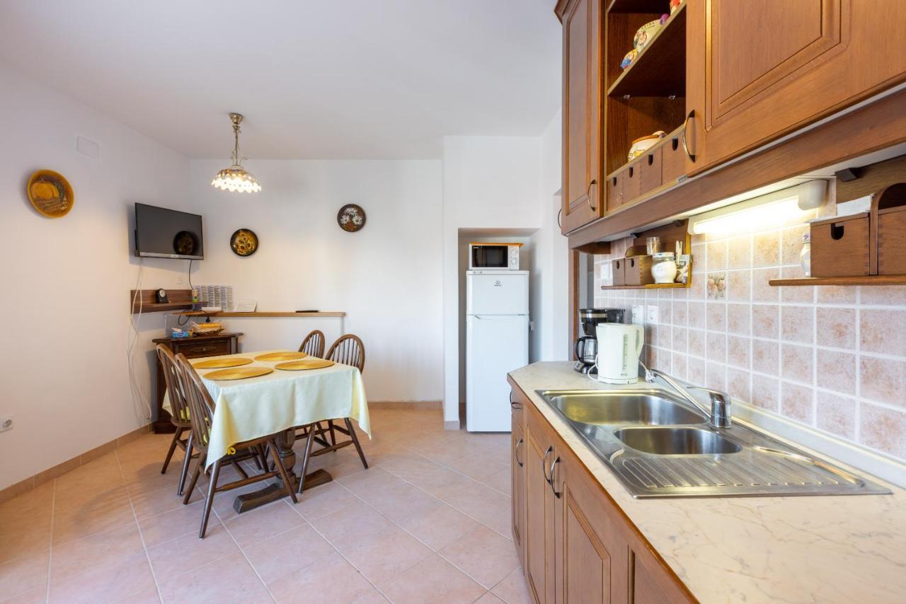 Apartments Villa Mavero Banjole Eksteriør bilde